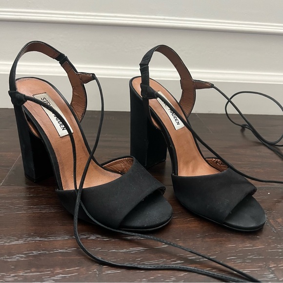 Steve Madden Serrina Black Leather Lace-Up Heels size 5.5 - Picture 7 of 13